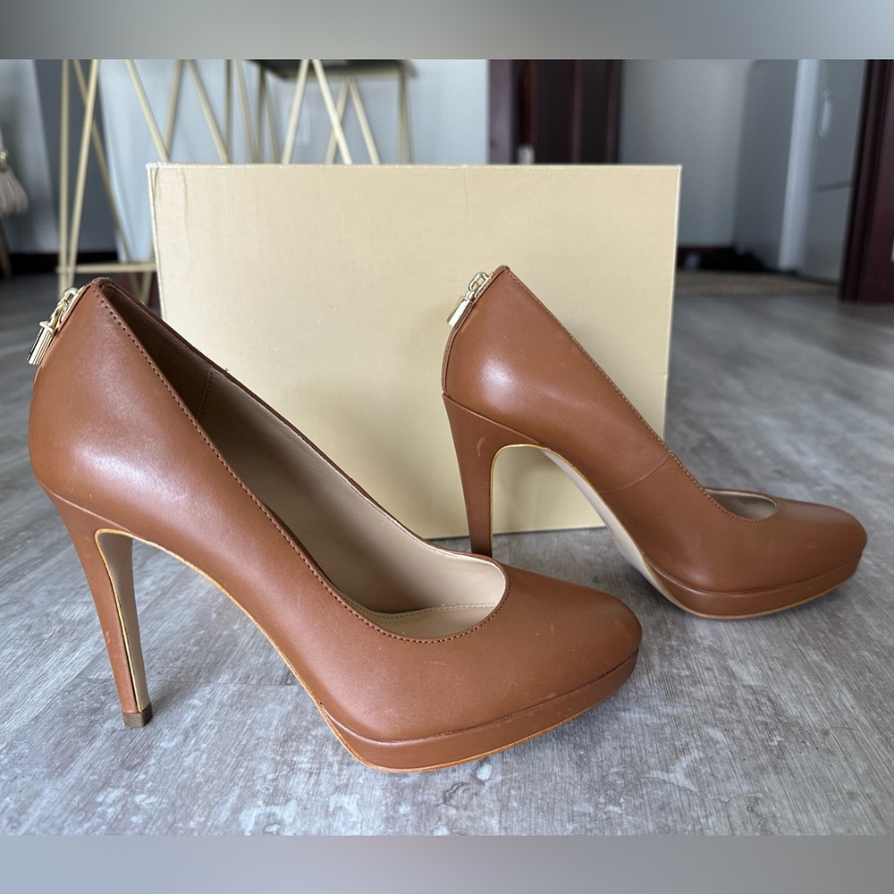 Michael Kors Pumps size 6